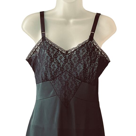 VINTAGE 60s Blue Swan Black Lace Trimmed Full Slip Size 34 or XS - Picture 2 of 5